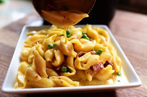 SHELLS AND CHEESE (WITH BACON AND PEAS)