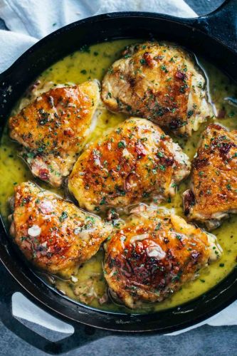 Skillet Chicken With Bacon And White Wine Sauce