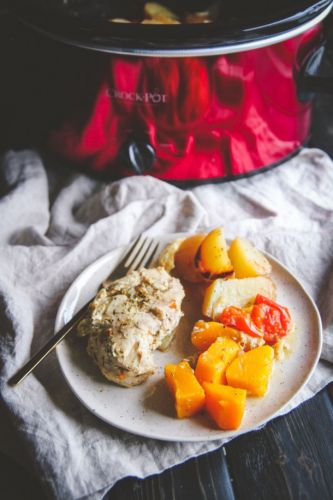 GREEK CHICKEN AND VEGETABLES