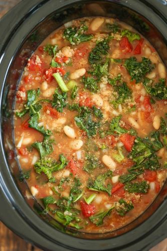 Slow Cooker Tomato, Kale and Quinoa Soup
