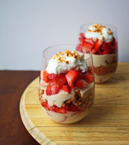 Strawberry pretzel parfaits