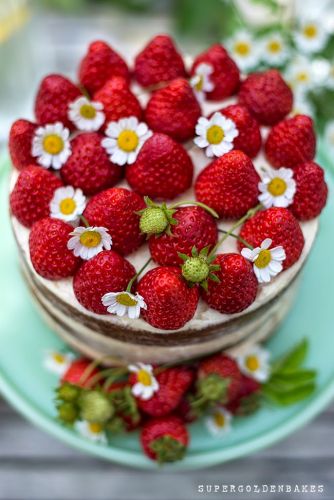 Strawberries and cream naked cake