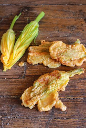 Stuffed zucchini flowers