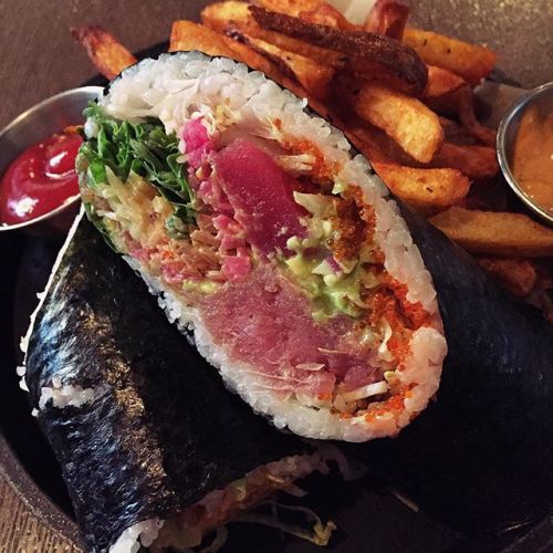 Tuna sushi burrito