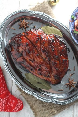 The Easiest Slow Cooker Christmas Ham