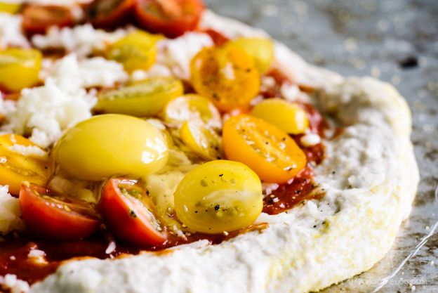 Tomato and Egg Breakfast Pizza