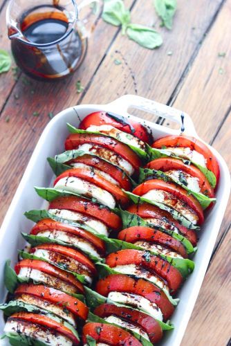 Tomato mozzarella salad with balsamic reduction