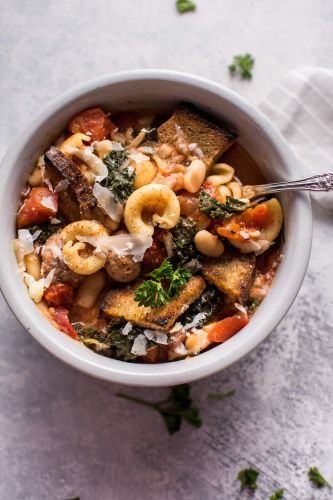 TUSCAN CHICKEN SAUSAGE SOUP WITH WHITE BEANS AND PASTA