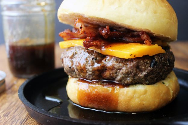 TGI FRIDAY’S INSPIRED JACK DANIEL’S BACON CHEESEBURGER