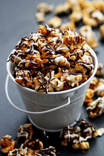 Zebra caramel corn