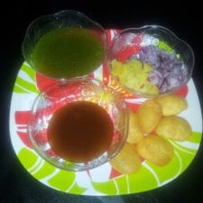 Red tamarind chutney for chaat with dates