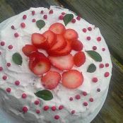 Strawberry N Cream Cake