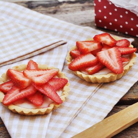 Yogurt Custard Tarts