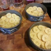 Banana Cream Pudding Cheesecake with Salted Caramel Drizzle - Step 2