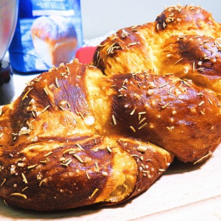 Cheesy Savory Pretzel Challah