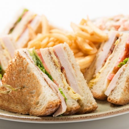 Traditional Club Sandwich Recipe - (4.8/5)