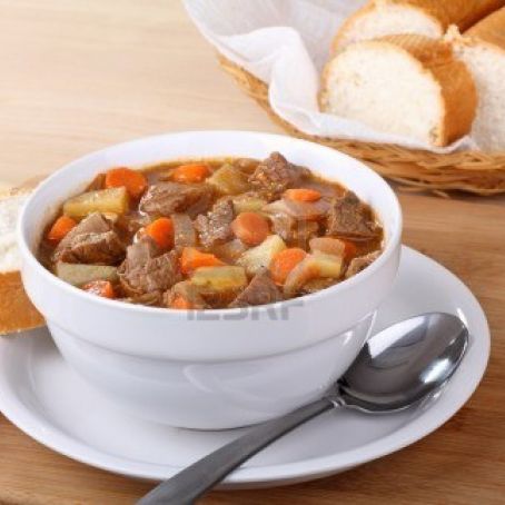 HOMEMADE VEGETABLE BEEF SOUP