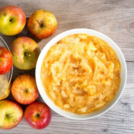 Baby Food: Apple and Oat Puree