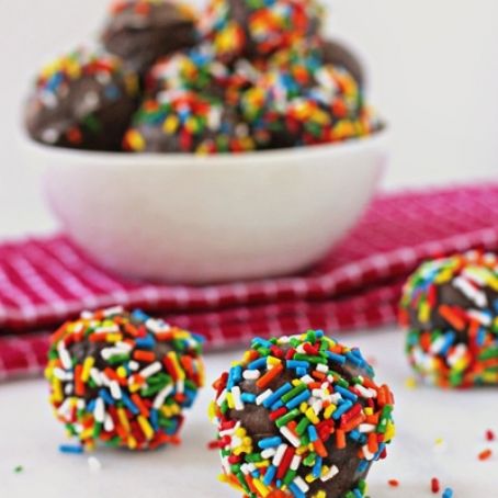 BAKED CHOCOLATE CAKE DONUT HOLES
