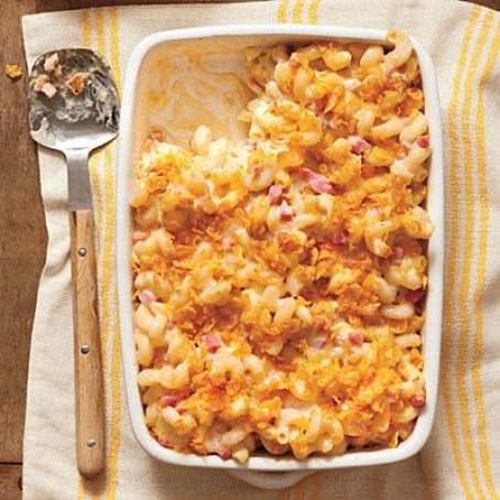 Baked Mac & Cheese with Cornbread Crust