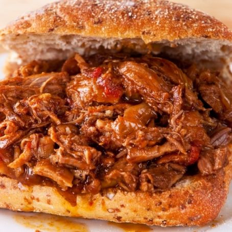 Slow Cooker BBQ Beef Sandwich