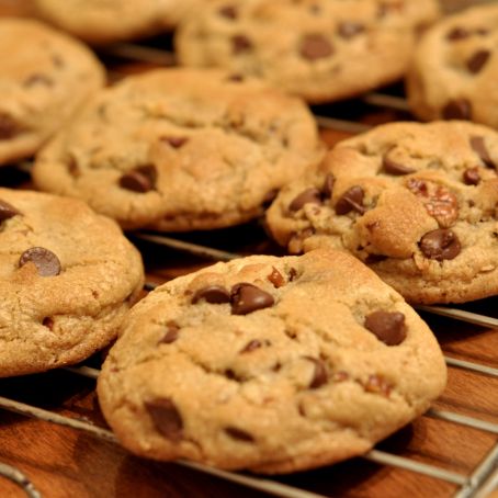 Peanut Butter or Chocolate Chip Cookies