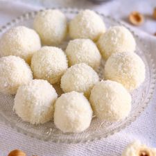 3-Ingredient Coconut Balls