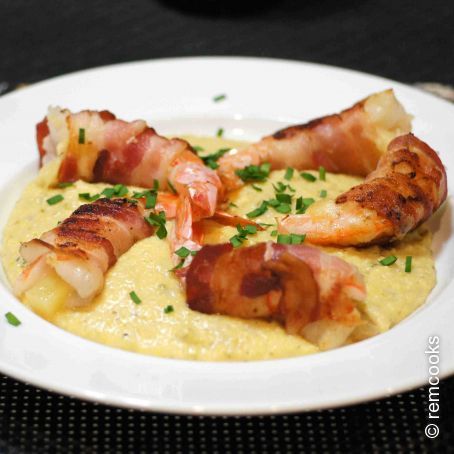 Recipe for bacon-wrapped, cheese-stuffed shrimp & green chile grits