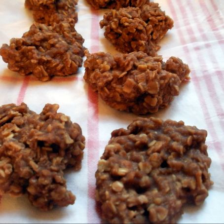 Peppermint Chocolate No-Bake Cookies