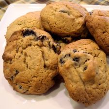 Papa's Jumbo Raisin Cookies