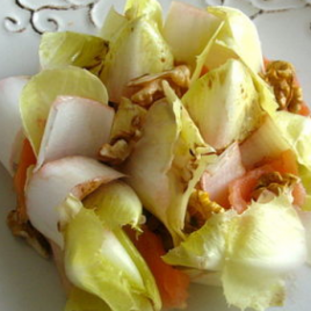 Endive Salad with walnuts and smoked salmon