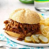 Slow Cooker Pulled Pork Sandwiches