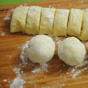 Galuste cu Prune &ndash; Plum Dumplings - Step 1