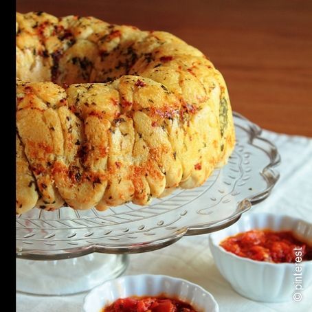 Parmesan & Garlic Pull-Apart Bread