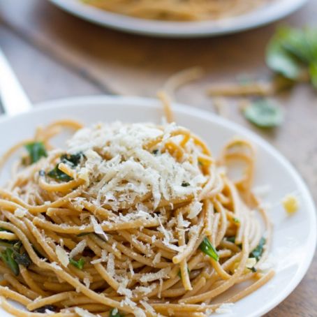 GARLIC BUTTER SPAGHETTI WITH HERBS