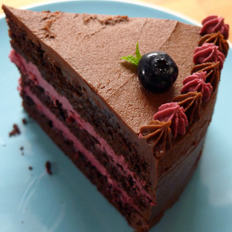 Guild Wars 2 – Chocolate Omnomberry Cake