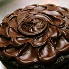Chocolate sponge cake with gnash
