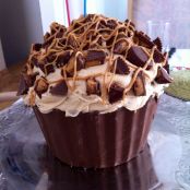 Giant Peanut Butter and Chocolate Cupcake - Step 1