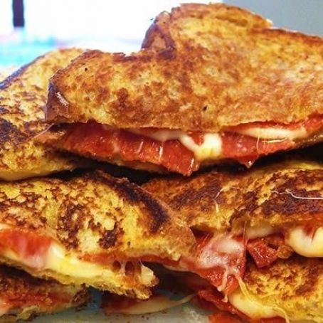 Pizza grilled cheese