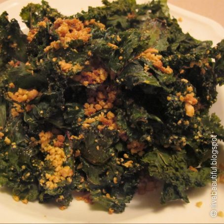 Cheezy Kale Chips