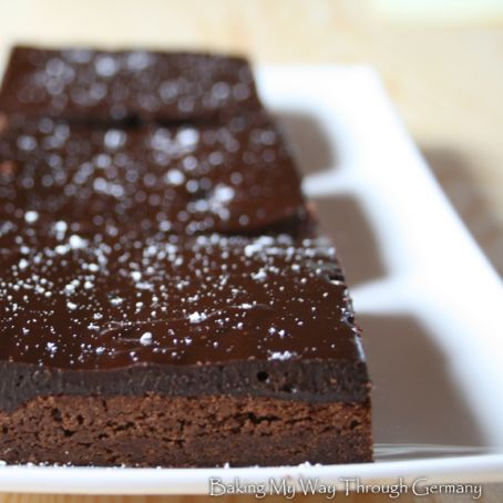 Dark chocolate fudge brownies with orange liqueur ganache: Recipe HERE