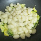 Sun Dried Tomato Pesto Gnocchi - Step 3