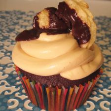 Fudge Cupcakes with Peanut Butter Cream Frosting and Chocolate Covered Kettle Chips
