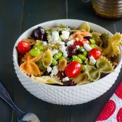 Farfalle salad with edamame, tomatoes and feta