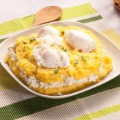 Mamaliga cu branza si smantana &ndash; Blushing polenta with cheese and sour cream