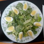 Salad with Eggs and Creamy Garlic Cheesy Dressing