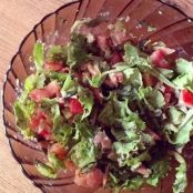 Green salad with salmon and avocado - Step 1