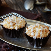 Amaretto Apple Streusel Cupcakes