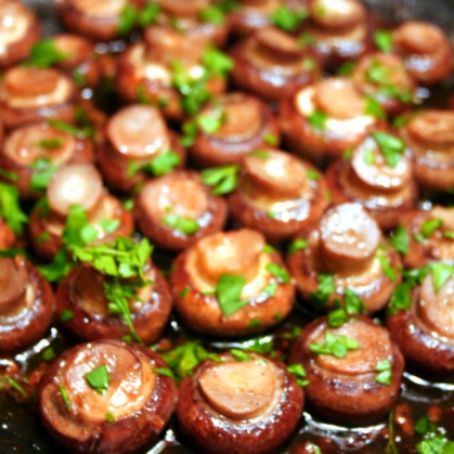 red wine and garlic mushrooms