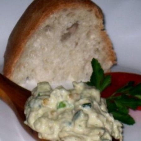 SALATA DE VINETE CU CEAPA VERDE